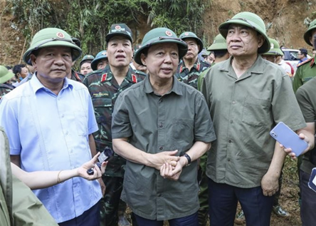 Deputy PM asks for all-out efforts to safeguard flood-hit communities in Dien Bien